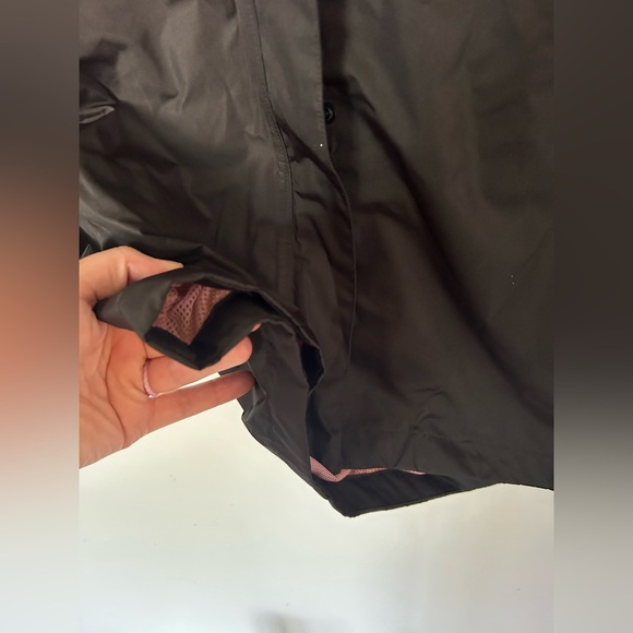 NWOT MEC Youth Black Rain Jacket with Pink Mesh Lining Size 12 - Picture 5 of 8